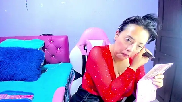 crissn0707 online show from March 27, 2026, 12:05 pm