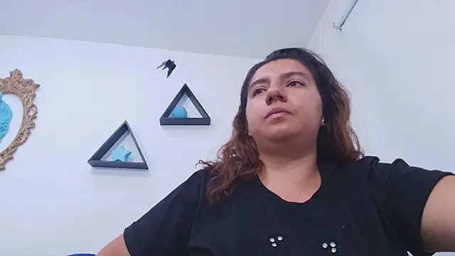 timkerbell  online show from November 10, 2025, 7:13 pm