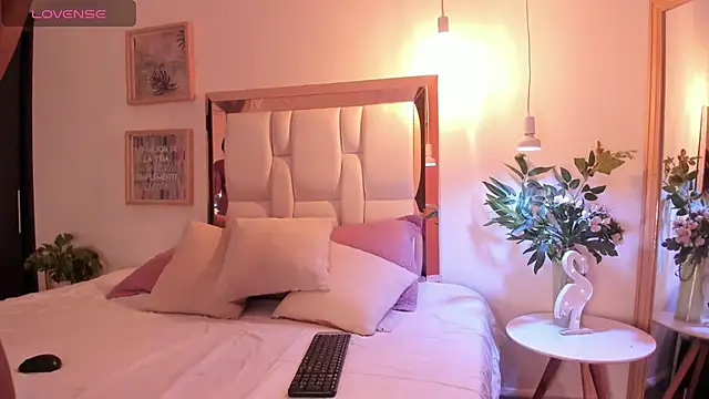 Snapshot of Snooky_Clinton chatting on March 18, 2025, 10:15 pm Snooky Clinton online show from March 18, 2025, 10:15 pm