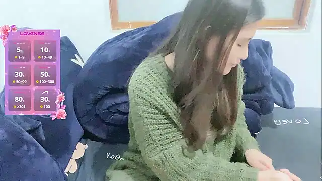 coco0318 online show from December 4, 2024, 10:35 am