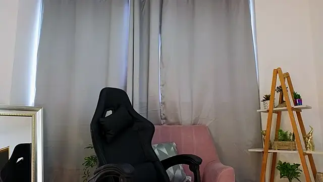 bella  adams online show from March 7, 2025, 9:27 pm