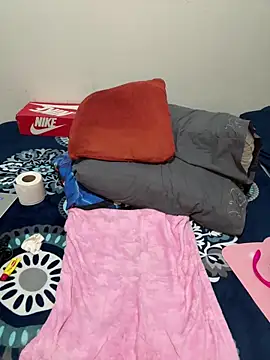 MileyGia online show from February 3, 2026, 2:53 am