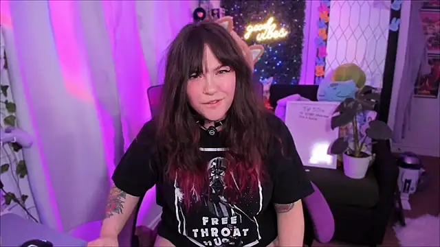 Snapshot of JennKenobi chatting on May 13, 2026, 2:36 pm JennKenobi online show from May 13, 2026, 2:36 pm