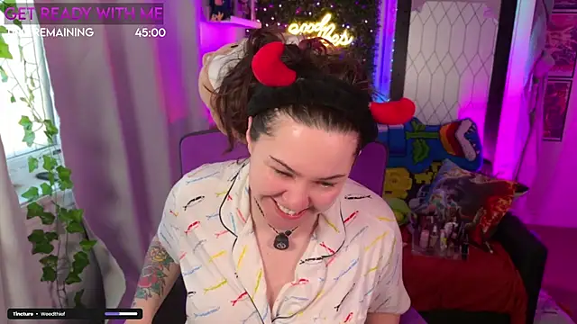 Snapshot of JennKenobi chatting on June 2, 2026, 1:24 pm JennKenobi online show from June 2, 2026, 1:24 pm