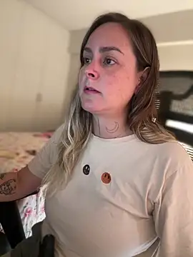 Snapshot of misslulipop chatting on March 7, 2025, 10:32 pm misslulipop online show from March 7, 2025, 10:32 pm