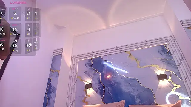 lorrayne  online show from October 18, 2025, 12:17 pm