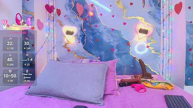 lorrayne  online show from February 16, 2026, 12:12 pm