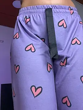 Ambar pe  online show from February 22, 2025, 3:03 pm