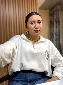 Ambar pe  online show from March 22, 2026, 8:01 pm