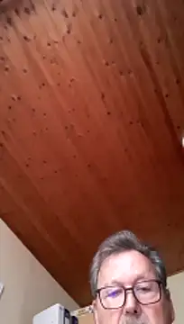 Snapshot of Einhorn527 chatting on December 16, 2025, 12:10 pm Einhorn527 online show from December 16, 2025, 12:10 pm