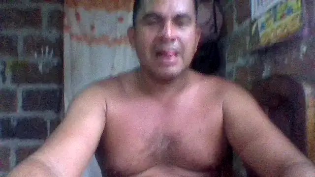 Snapshot of axomen chatting on January 10, 2026, 11:09 pm axomen online show from January 10, 2026, 11:09 pm