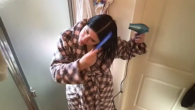 HYPHYtype online show from November 2, 2025, 7:27 pm