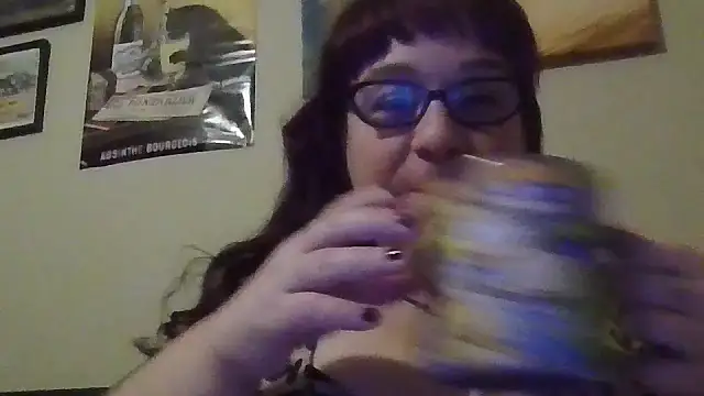 GothyBaby online show from December 4, 2025, 2:54 am