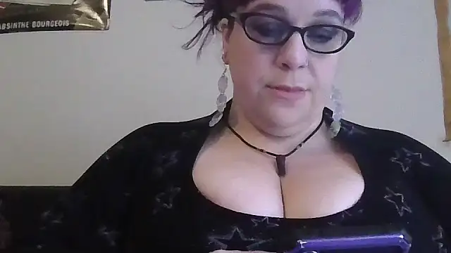 GothyBaby online show from December 4, 2025, 6:38 pm