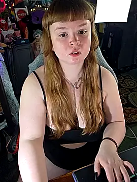Snapshot of VelvetDiablo chatting on May 15, 2026, 11:01 pm VelvetDiablo online show from May 15, 2026, 11:01 pm