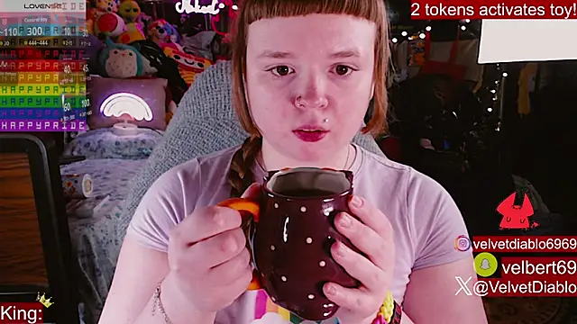 Snapshot of VelvetDiablo chatting on June 11, 2026, 2:53 am VelvetDiablo online show from June 11, 2026, 2:53 am