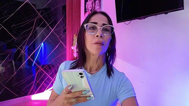 crisstal miler online show from April 3, 2026, 3:04 am