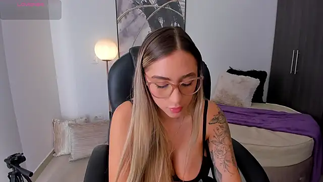 StacyConner online show from January 21, 2025, 2:48 pm