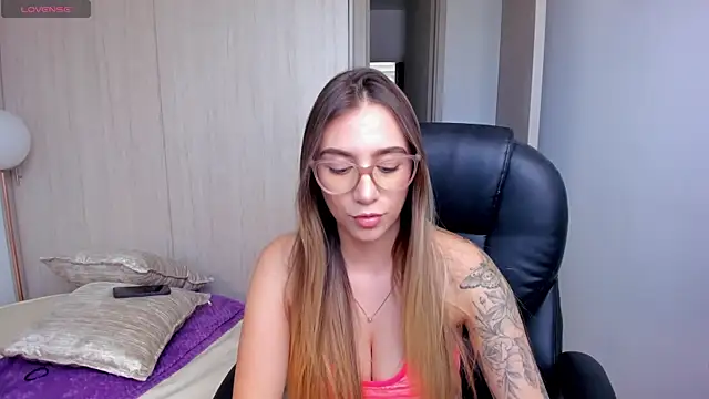 StacyConner online show from September 23, 2025, 6:55 pm