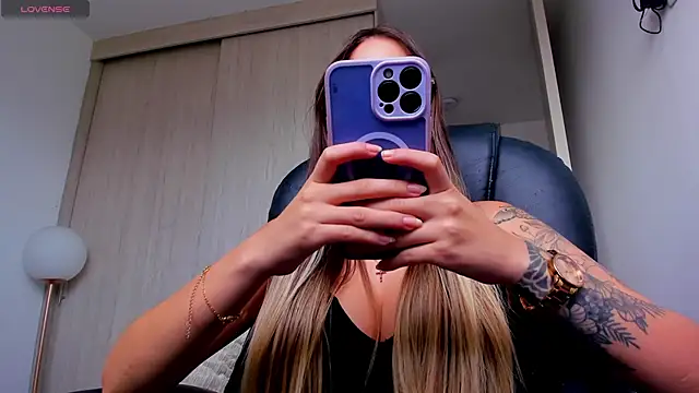 StacyConner online show from April 15, 2026, 8:53 pm