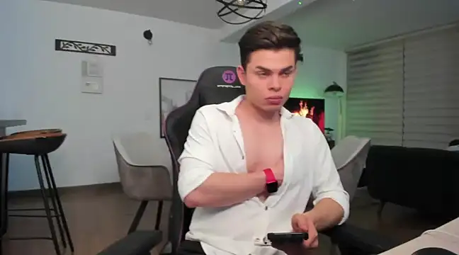 alejooo twink online show from March 5, 2025, 9:04 pm