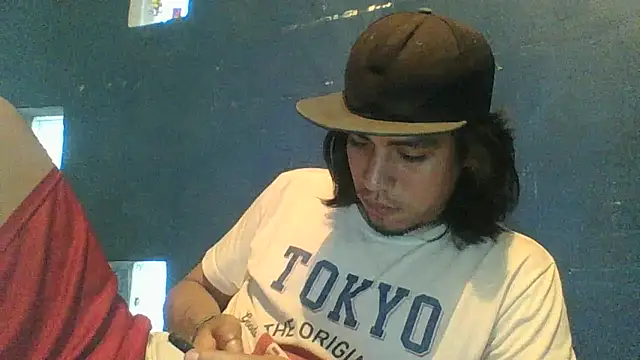 AlexAlejandro13 online show from March 12, 2026, 12:39 am