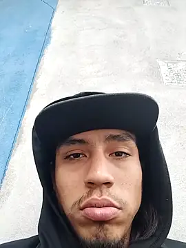 AlexAlejandro13 online show from April 8, 2026, 10:10 pm