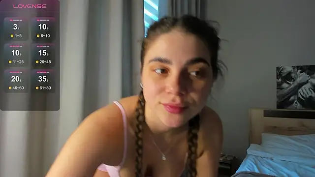 Snapshot of Bella_Foryou chatting on March 11, 2026, 2:34 pm Bella Foryou online show from March 11, 2026, 2:34 pm