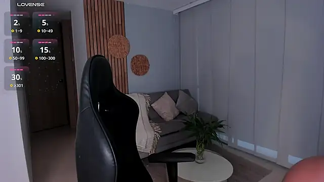 AnnieHallX online show from October 24, 2025, 9:00 pm