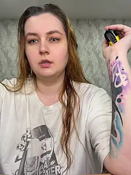 CandyShoopp online show from April 17, 2026, 8:12 pm