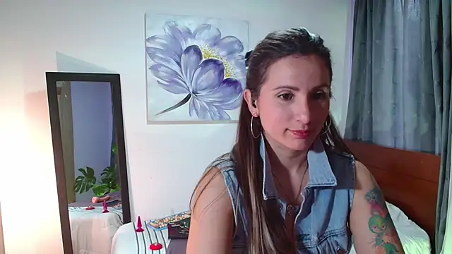 vanessabrown  online show from February 11, 2025, 7:38 pm