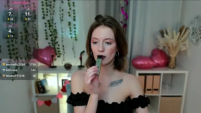 Snapshot of Salme_Sweet chatting on February 20, 2025, 12:19 am Salme Sweet online show from February 20, 2025, 12:19 am