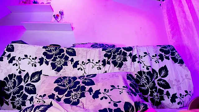 sofi decker online show from February 4, 2025, 9:17 am