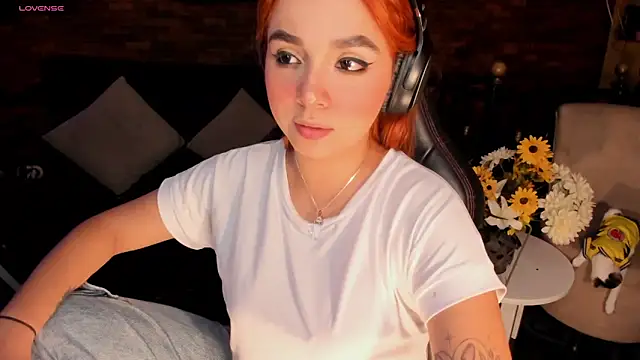 GiaBrooksX online show from November 9, 2025, 6:23 am