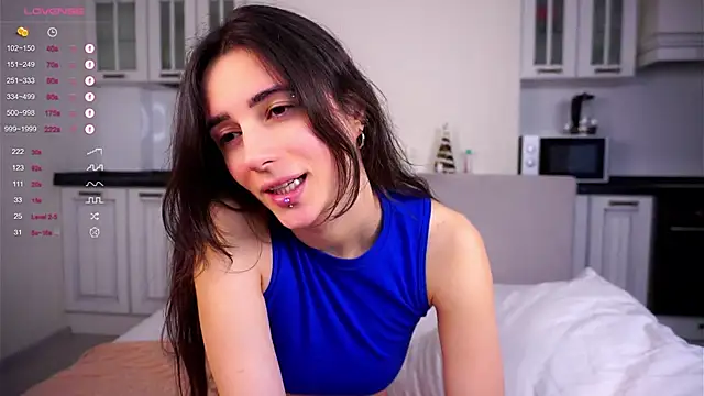 Holla Molly online show from February 25, 2025, 8:25 am