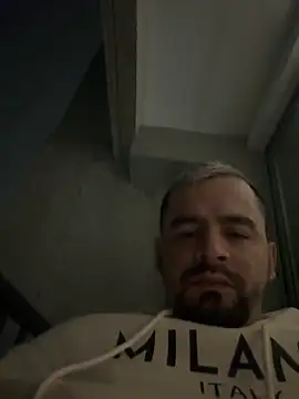 Snapshot of Ricardo_1998 chatting on April 2, 2026, 3:48 am Ricardo 1998 online show from April 2, 2026, 3:48 am