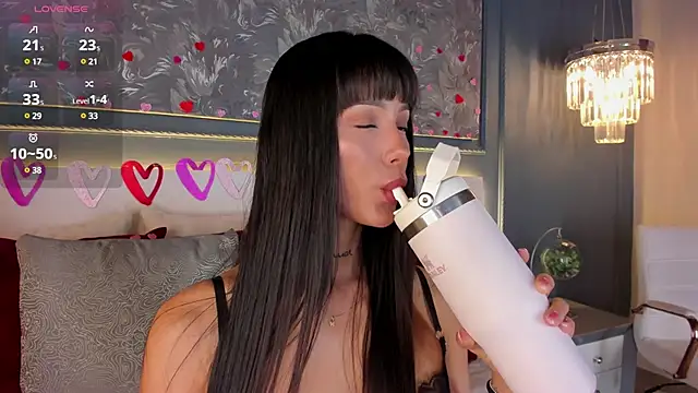 Snapshot of evamoretti chatting on February 16, 2025, 1:47 am evamoretti online show from February 16, 2025, 1:47 am