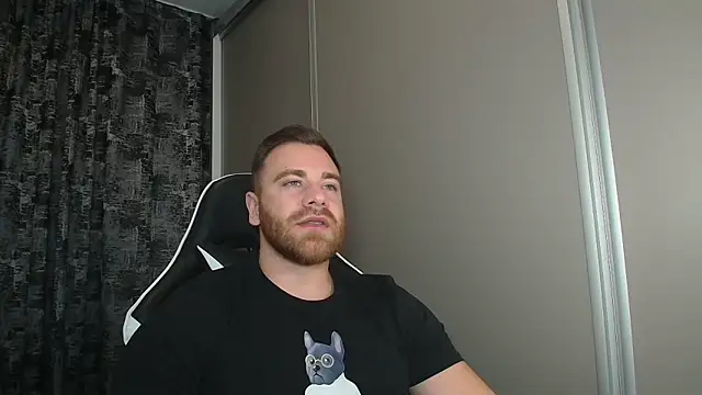 Thori92 online show from October 31, 2025, 6:09 pm