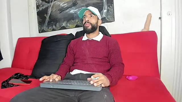 sweatyhairypig23 online show from September 27, 2025, 1:21 am