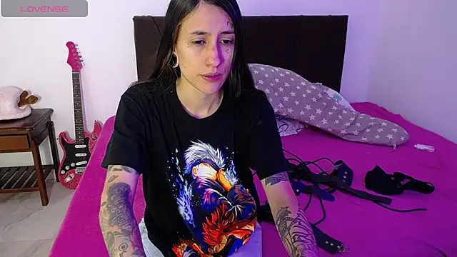 I am kim online show from October 31, 2025, 1:50 am