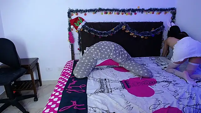 I am kim online show from November 25, 2025, 12:54 am