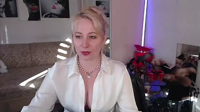MistressMilfa online show from February 28, 2026, 1:56 pm
