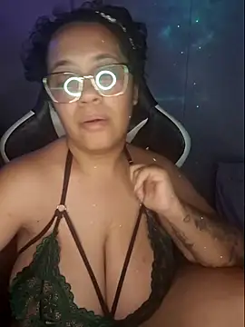 Snapshot of YasminMeyer chatting on November 8, 2025, 10:41 pm YasminMeyer online show from November 8, 2025, 10:41 pm