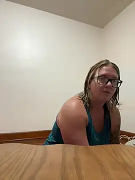 Lizzyloo online show from September 17, 2025, 1:46 pm