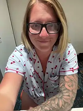 Lizzyloo online show from February 27, 2026, 3:28 am