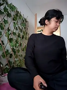 Peach Girll online show from March 20, 2025, 5:15 pm