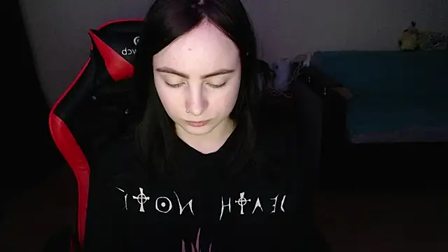 Snapshot of Laralianna chatting on February 13, 2026, 5:31 pm Laralianna online show from February 13, 2026, 5:31 pm