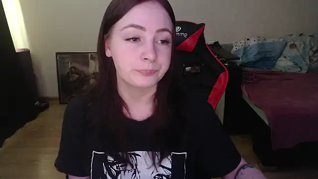 Snapshot of Laralianna chatting on May 7, 2026, 10:31 am Laralianna online show from May 7, 2026, 10:31 am