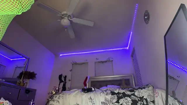 rennibear online show from December 7, 2024, 2:53 am