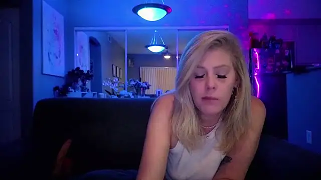 Snapshot of Lexi_Shocker chatting on November 22, 2025, 3:49 am Lexi Shocker online show from November 22, 2025, 3:49 am